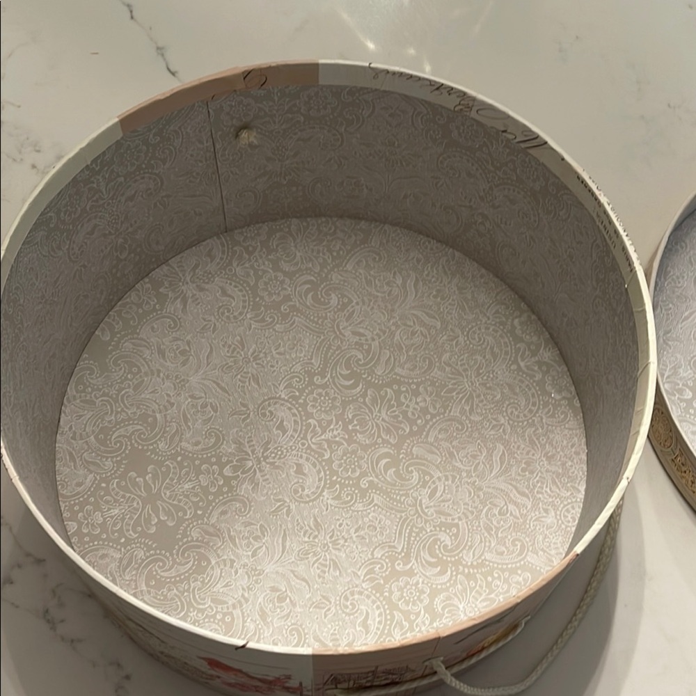 Round Decorative/Storage Box with Bird Design - Picture 4 of 5